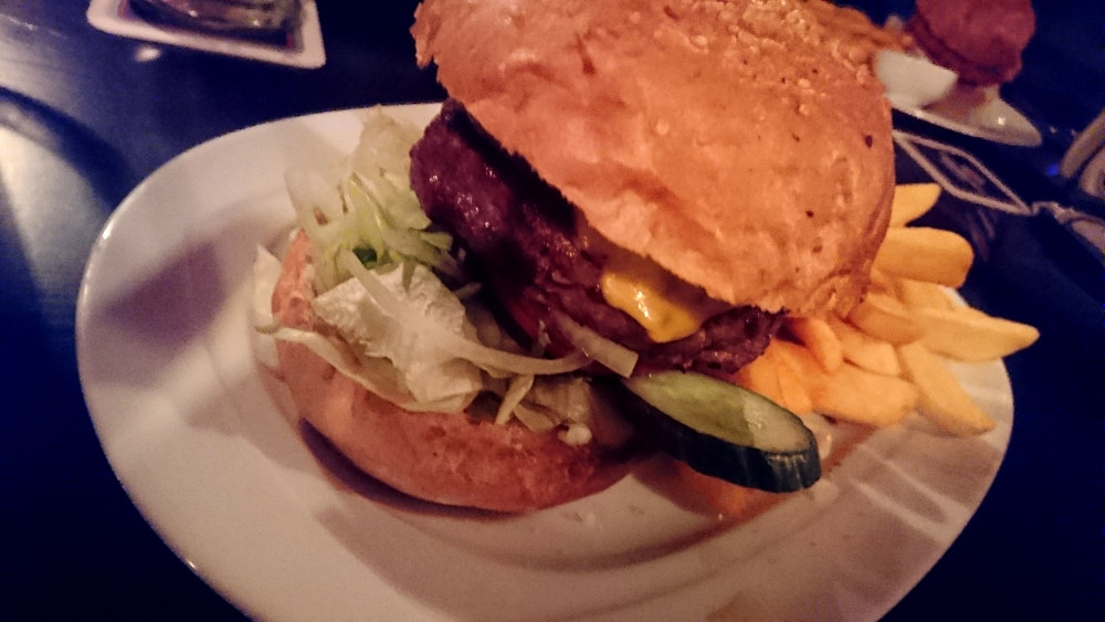 Cheesburger im 349er in Luhe-Wildenau